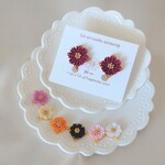 つまみ細工のシンプルイヤリング、ピアス【コスモス】