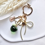 【送料無料】ハンドメイド 青りんご キーホルダー レジンチャーム リボンチャーム ギターチャーム ミセスグリーンアップル