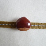 栗の帯留め（厚み控えめ）