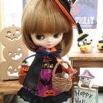 ミディブライスの　ハロウィンワンピースとマント　紫