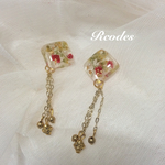 赤いかすみ草のゆらゆらピアス