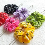 ペイズリー柄＊ミニミニシュシュ＊キーホルダー*。・ﾟ・＊