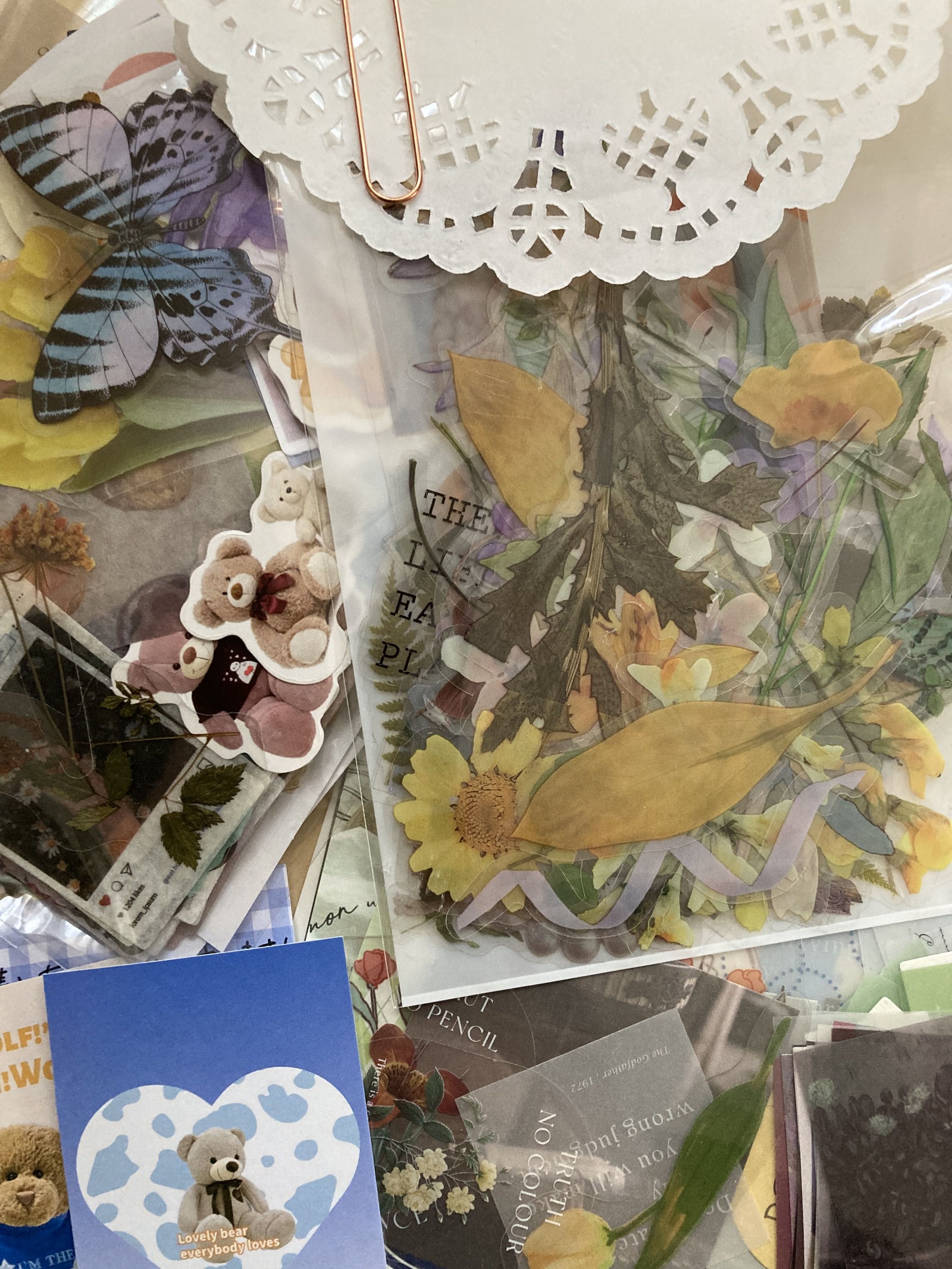 【再々販♡】コラージュ素材 箱入り 200枚セット お得な韓国風コラージュセット】ステッカー 紙モノ セット