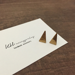 真鍮のトライアングルピアス-isosceles triangle