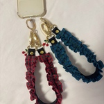 ファミリアチェック　フリル　ショート　ストラップ　スマホ　iPhone