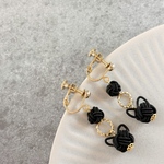 水引○猫とあわじ玉が揺れるピアス/イヤリング【黒】○水引アクセサリー
