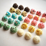 たくさんの種類のアイス ピアス