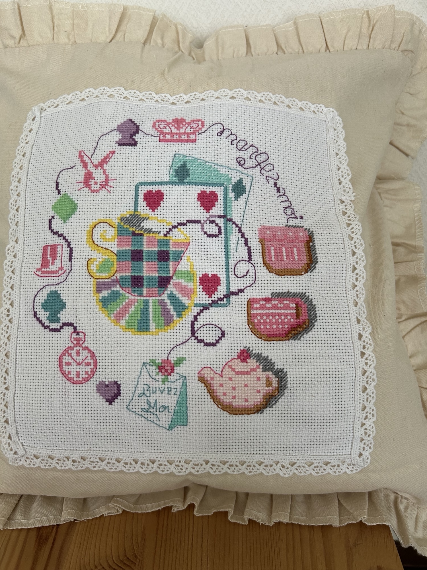 ミニチュアダックス♡女の子バージョン♡クロスステッチ♡刺繍