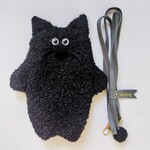 【くろ】もじゃ猫ポケット付きスマホショルダー