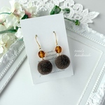 ꫛꫀꪝ✨チェコガラスとフェイクファーのピアス（イヤリング）トパーズ×ブラウン