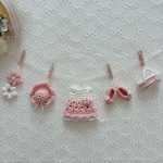 ベビーピンクのガーランド