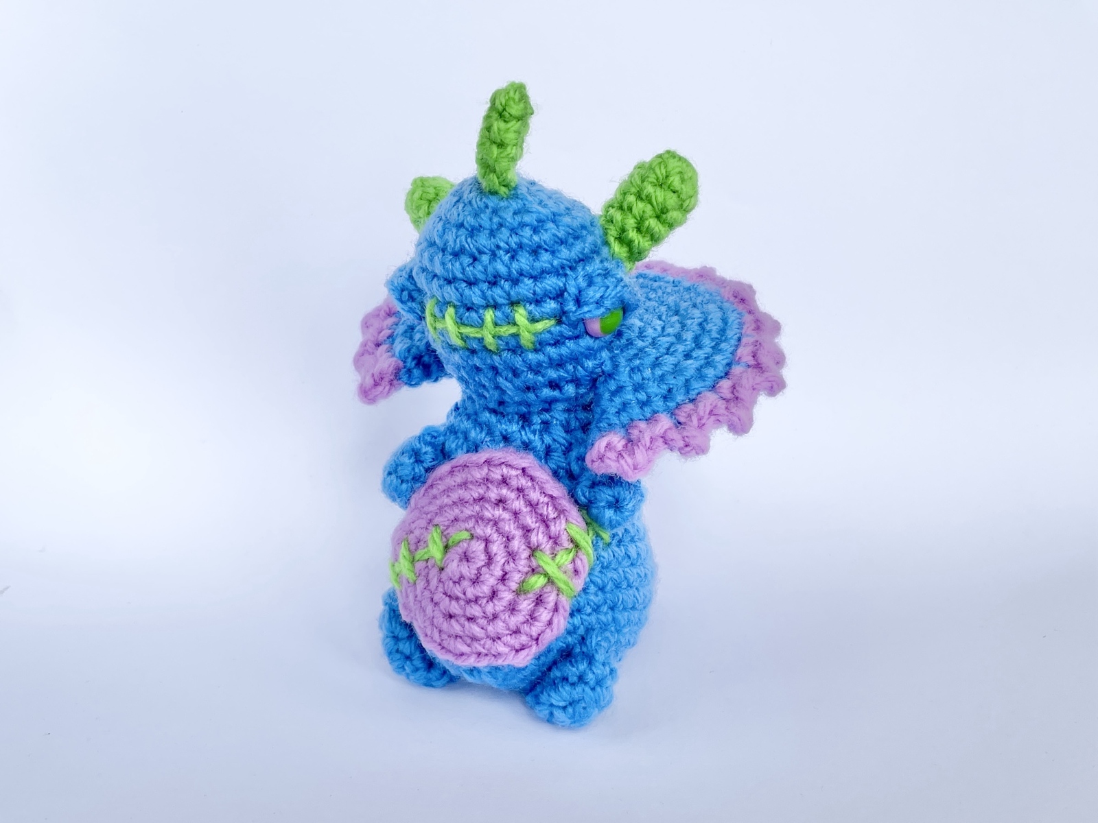 【編みぐるみ】スポーティーダッシュトリケラトプス トリケラトプス 編みぐるみ 編みぐるみ】スポーティーダッシュ