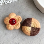 クッキーの刺繍ブローチ2個セット(いちごジャムクッキーꕤココアボックスクッキー)