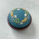 ▷新作  たっぷりサイズのまん丸  ウッドボールピンクッション