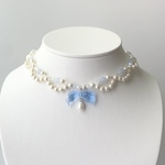 リボン　パールチョーカーネックレス　樹脂パール　ビーズ　水色　ブルー