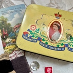 《K様用ご注文分》英国買い付け♪  1953年 エリザベス女王戴冠記念 キャドバリー缶/ビスケット缶