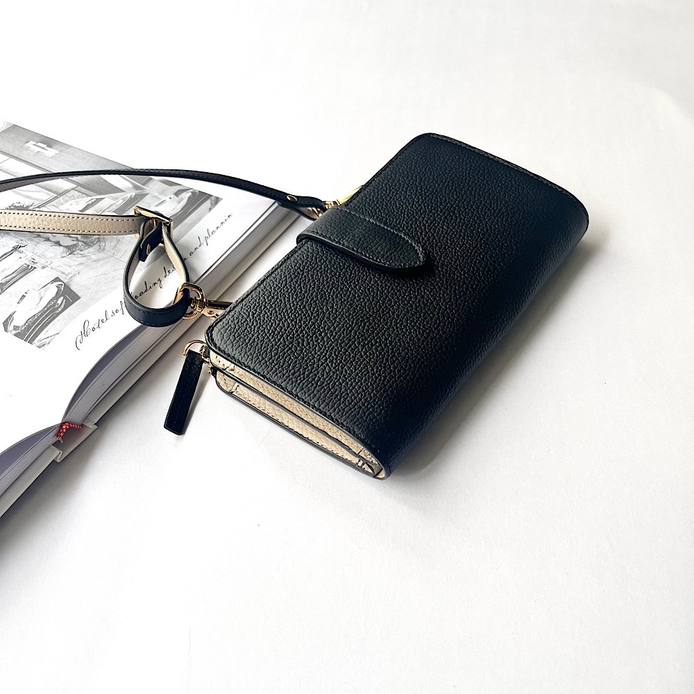 HERMES ブラックレザーキーホルダー （巾着袋付き）0176 本革 名入れ可