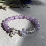 静寂の祈り：ラベンダーアメジストの神秘のブレスレット