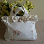 M☆ フリルバッグ👜 優雅な花柄♪少～し大きめ！