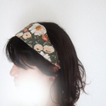 新作　お花畑　ボタニカル　ややしっかり目コットンのゆるターバン　大人かわいいアクセントに　ヘアバンド　旅行のお供に**
