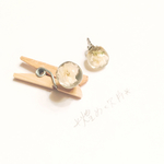 かすみ草の一輪挿しピアス