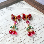 ｢特集掲載｣【ドレスアップチェリー🍒】リボンとさくらんぼ ドライフラワー ホログラム 押し花 金属アレルギー対応 サージカルステンレス ピアス イヤリング可