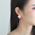 Blessing【ときめきピンク】水波模様スクエアピアス 透明感アクセサリー 925シルバーポスト アレルギー対応 大人可愛い