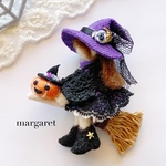 ハロウィン＊ほうきに乗った魔女ミニ　羊毛フェルト&ちりめんブローチ