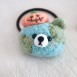 ゾンビくまさんのヘアゴム  羊毛フェルト