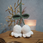 ぽんぽんフラワー🤍 小鳥のおもちゃ 錫入り 手編みコットン すずらん モチーフ 吊り下げ 文鳥・インコ用