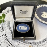 【Happy price♪20%off】英国買い付け♪ヴィンテージ 1987年製 ウェッジウッド シルバー＆ジャスパー製  ヴィーナスと天使のブローチ　ケース付き