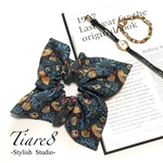 最新作✨【モリス いちご泥棒の大人可愛い✨スクエアシュシュ✨】オシャレな大人のための新しい四角形✨ﾈｲﾋﾞｰ/ｼｭｼｭ/ｳｨﾘｱﾑ・ﾓﾘｽ