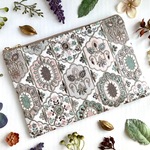 インド刺繍生地のフラットポーチ（20センチ）ホワイトミント