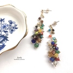 【2点のみ】カラフル。たっぷりチェコビーズが連なるピアス・イヤリング　チェコビーズのアクセサリー