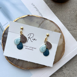 累計売上人気NO,1👑累計売上300点以上✨️3連リーフが揺れる大人カジュアルピアス イヤリング 軽い rin  雫  紫陽花 痛くないイヤリング ステンレス 人気  光るブルベ ブルー