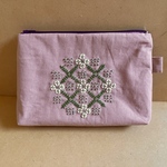 刺繍付きポーチ