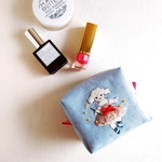 妖精になった「ふわふわわんこ」のほのぼのポーチ（プードル、犬、ボックス型ファスナーポーチ、刺繍、リネン）