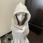 ☆crochet モヘア調 ふわもこフードマフラー ☆淡いグレーがかったホワイト