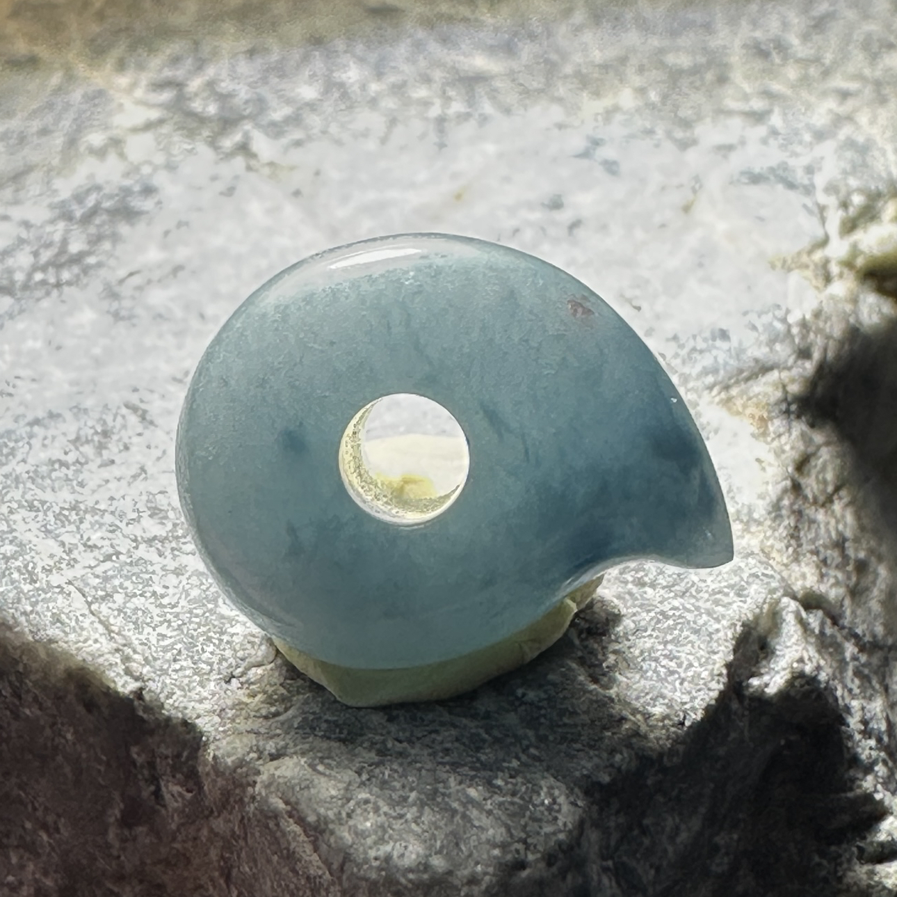 岡山県 大佐ヒスイのズングリ勾玉 - KOKUSUI7'S GALLERY | minne