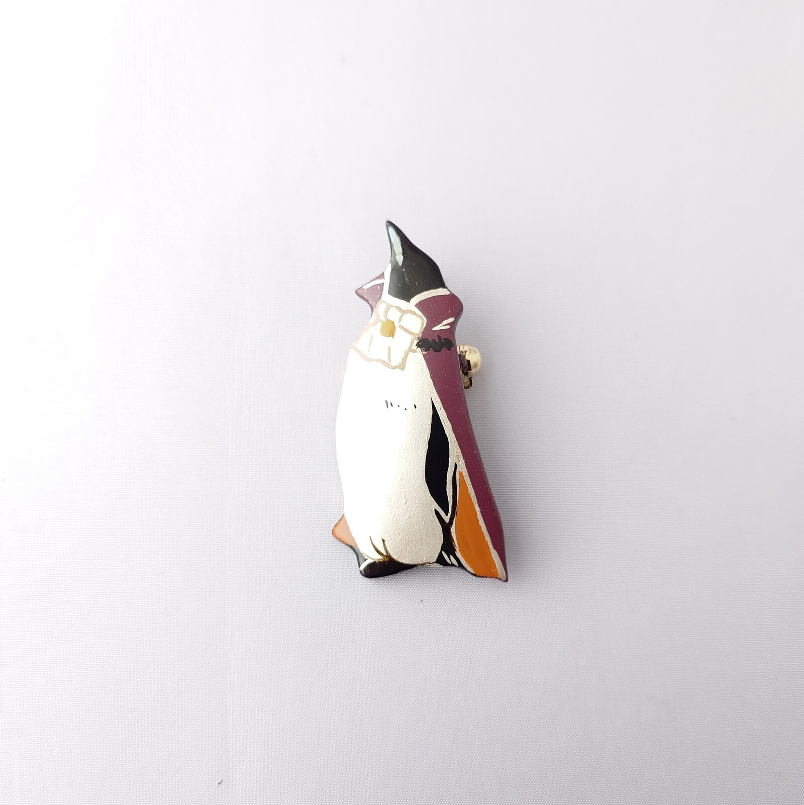 ヴァンパイア皇帝ペンギン 漆ブローチ