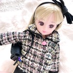 22㎝ドールサイズ　キラキラツイードの上品ショートコート　わんちゃん柄の裏地付き