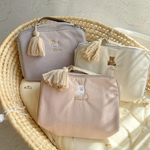 【おむつポーチ】かわいいモチーフとお名前刺繍入り　ふわもこ　オムツポーチ　出産祝い　ギフト　名入れ