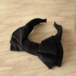 ベロアの２重リボンのカチューシャ（ブラック）