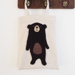 ぼんやりくまさんが可愛らしい味わいのあるトートバッグ（薄あずき色）