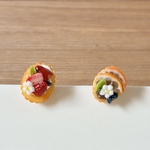 小さなフルーツタルトのピアス　ミニチュアスイーツアクセサリー