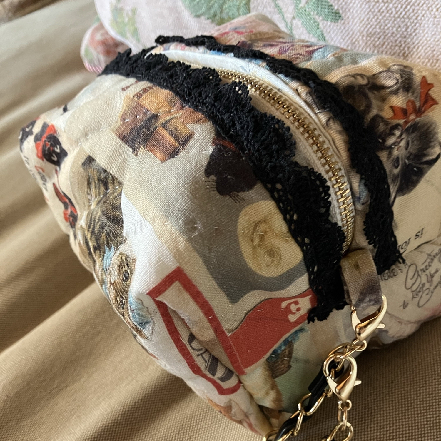 送料込み ハワイアンキルトタペストリー縦47アロハ - KIJITORAYUZU'S