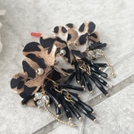 レオパード×お花のピアス カジュアルかつビーズで大人っぽく