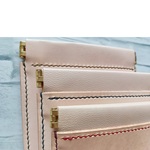 ヌメ革のバネ口小物入れ