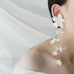 純白の薫り  ジャスミンホワイト　大ぶりフラワーイヤリング　　ピアス　　ウェディングアクセサリー　ブライダルアクセサリー　花嫁　布花　大ぶりフラワー