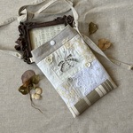 antique whitework*コラージュ*大き目スマホポーチ*アクセサリーポーチ*ティキングリネン